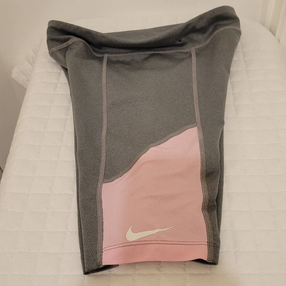 Nike Trophy Dri-FIT Tight Fit Biker Shorts Women's L Grey Pink Athletic Running